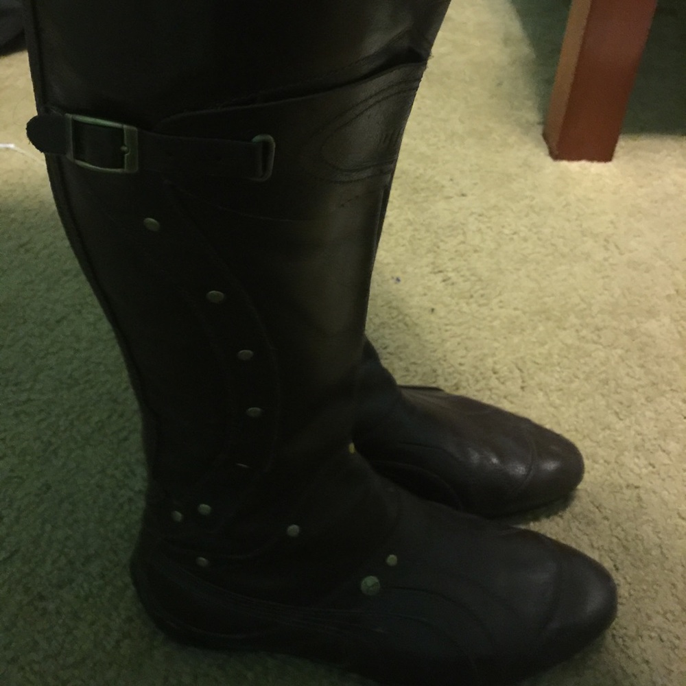 Size 8 woman's Puma riding boots@jneil