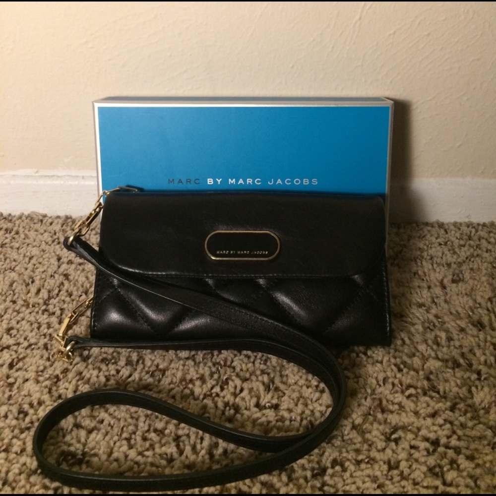 Marc Jacobs Crossbody Mini-Clutch