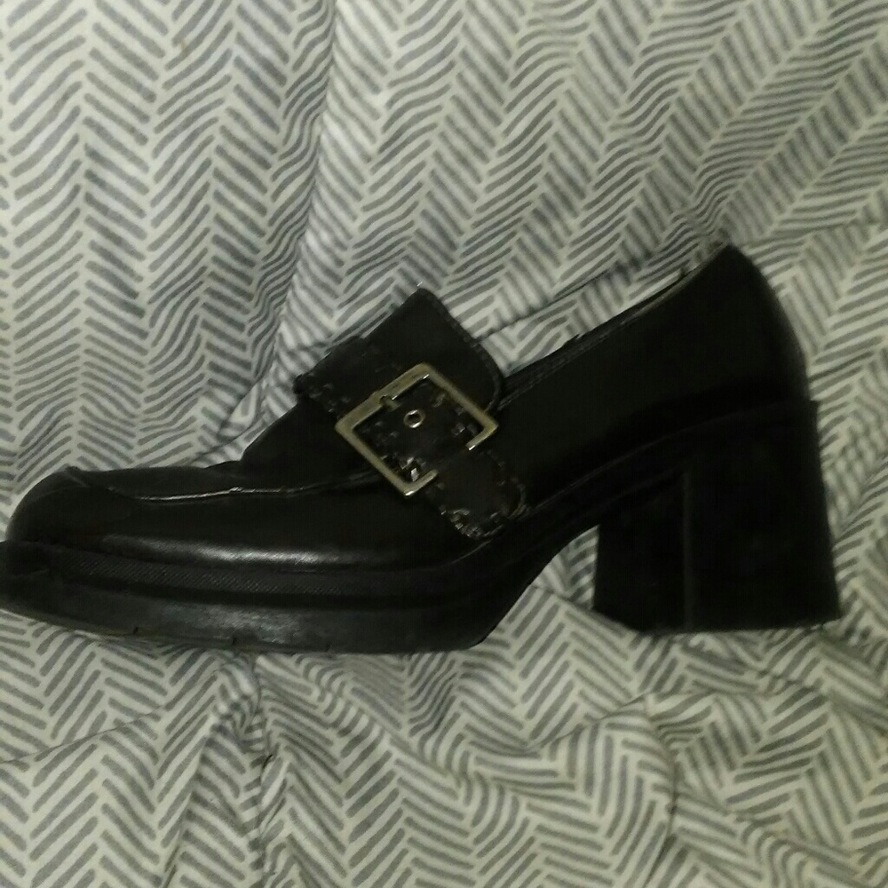Dress shoe