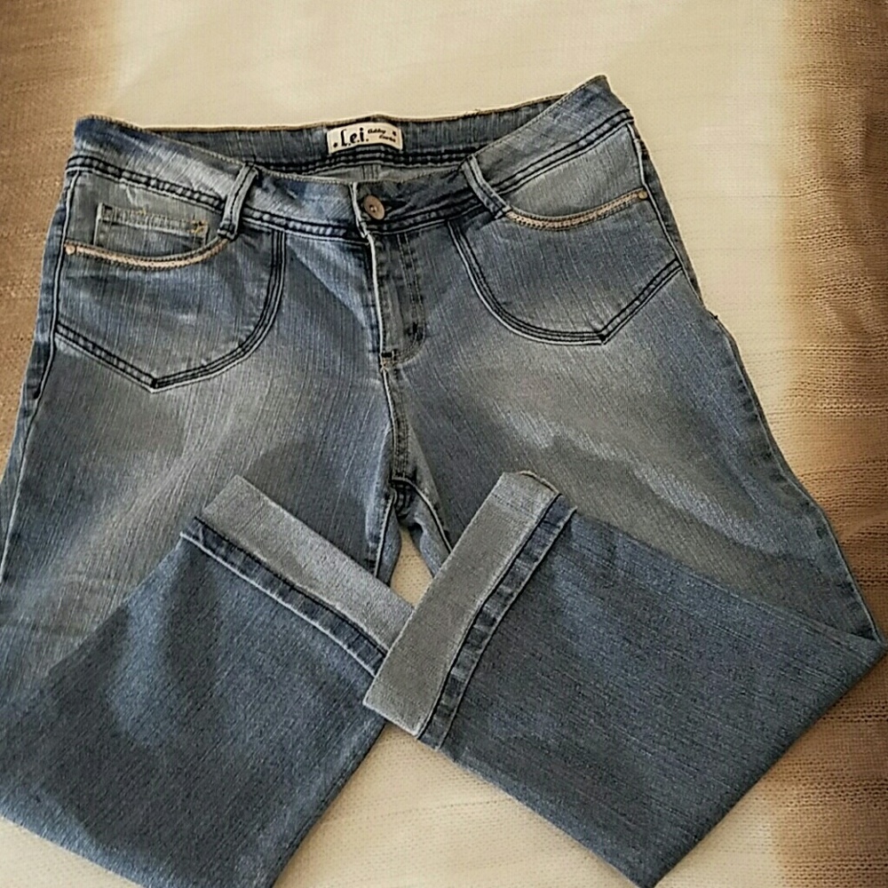 ✔SALE✔ 👖 L.E.I. CAPRIS