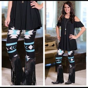 Last pair! Infinity raine black Aztec legging os