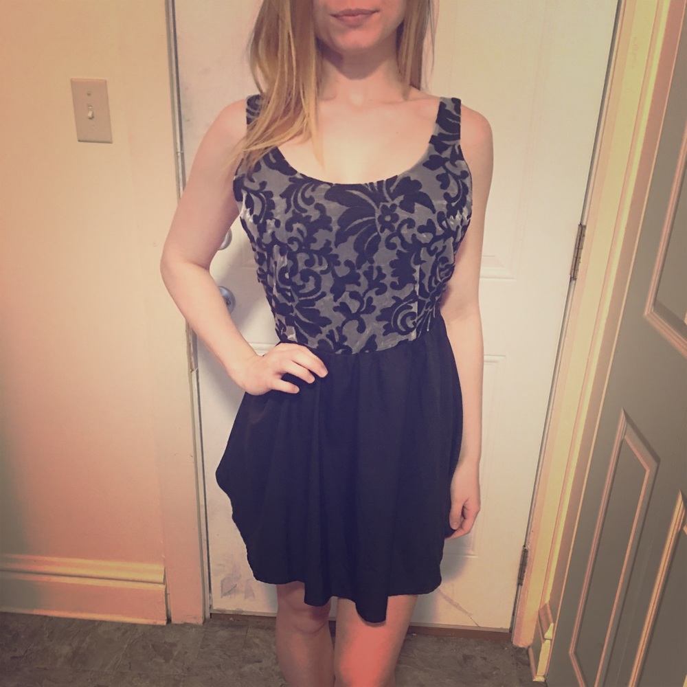 👱🏼‍♀️NWT LF Angel Biba Dress