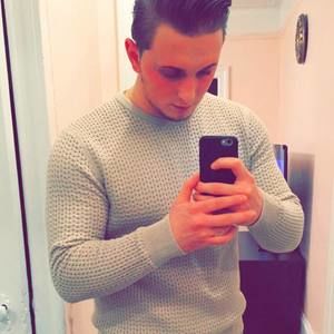 Meet your Posher, Dee