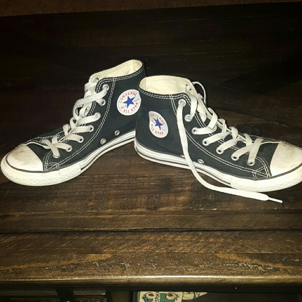 Boys Converse size 3