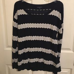 American eagle long sleeve top with lace