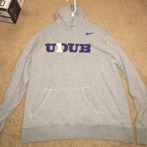 Nike University of Washington sweatshirt