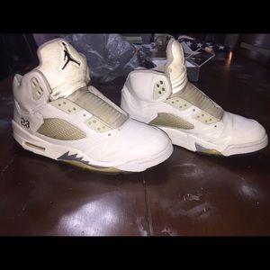 Jordan Retro 5 "Metallic White"