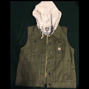 Army green vest with cream hood 💚