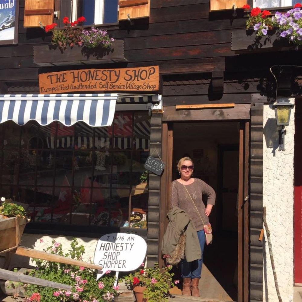 Meet your Posher, Angela