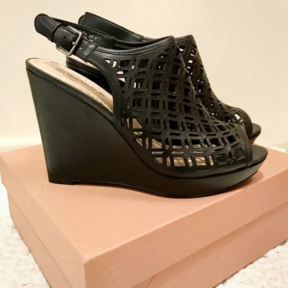 Rosegold Cira Cutout Wedges - Size 8.5, Brand New