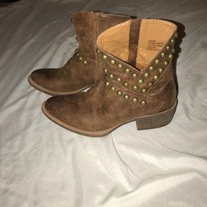 Coconuts boots worn once