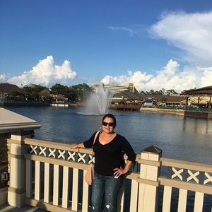 Meet your Posher, Reyna