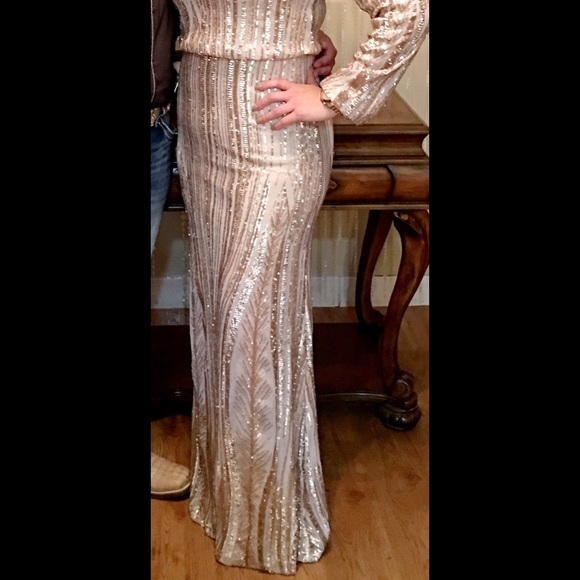Large Tan color dress - Picture 2 of 2