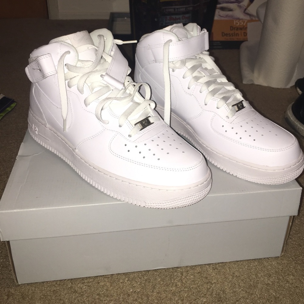 Nike Air Force 1 mid '07 NEVER WORN!!!