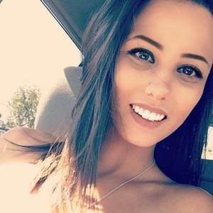 Meet your Posher, Kendra