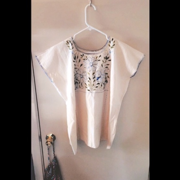 Urban Outfitters Tops - Vintage Designed Shirt