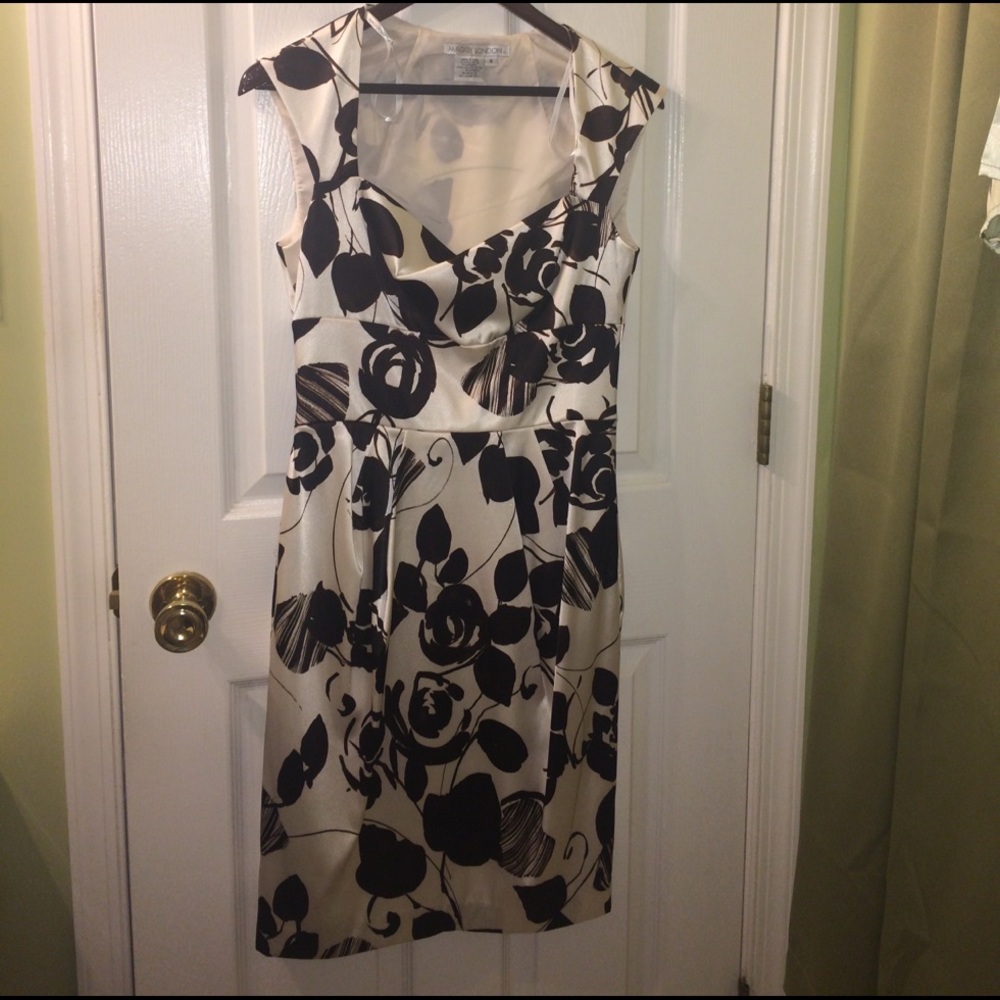 BUY ONE GET ONE Maggy London 40's style dress.