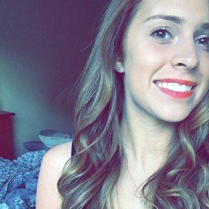 Meet your Posher, Corinne