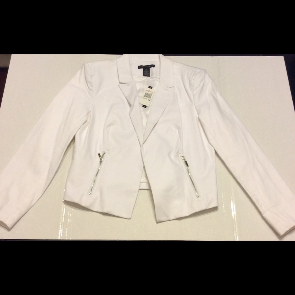 Retro White Blazer w Zipper Details