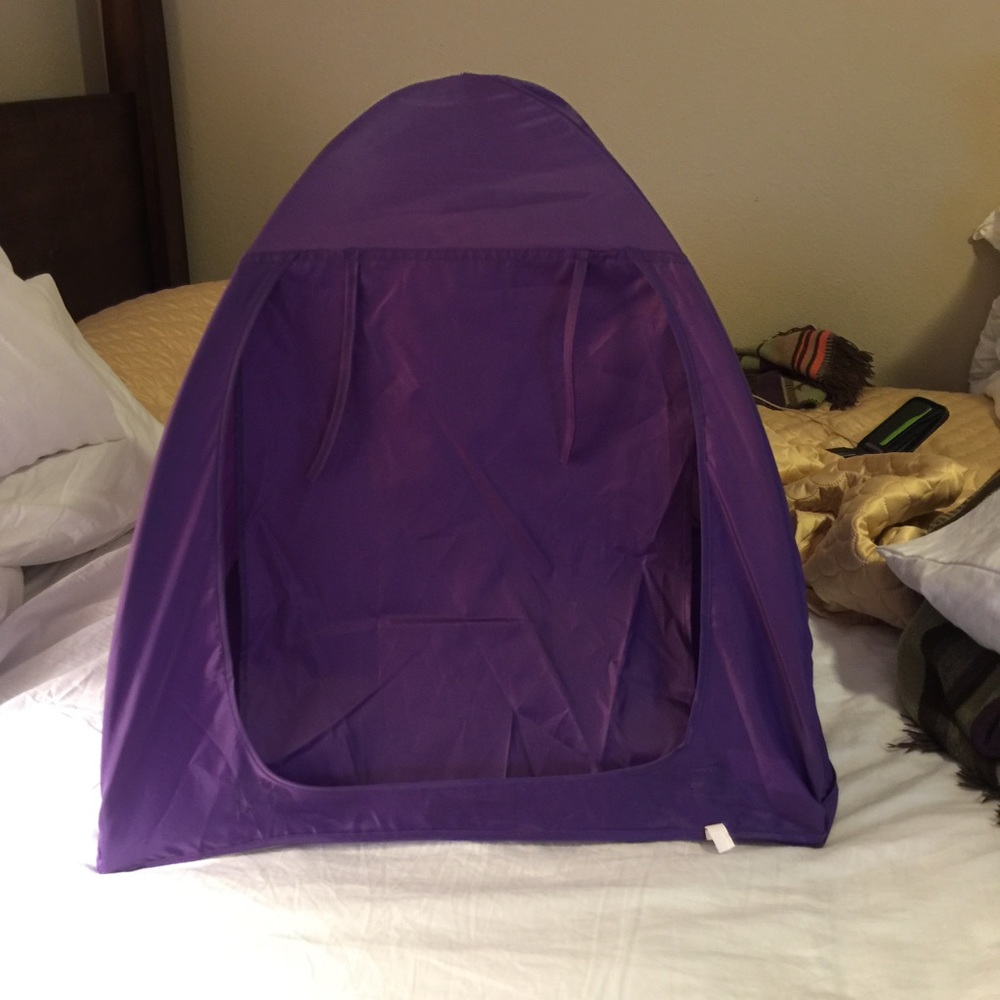 AMERICAN GIRL DOLL COLLAPSIBLE TENT