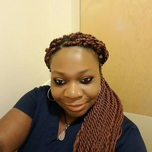 Meet your Posher, Dominique