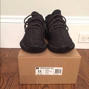 Yeezy Pirate Black Size 11 never been used!