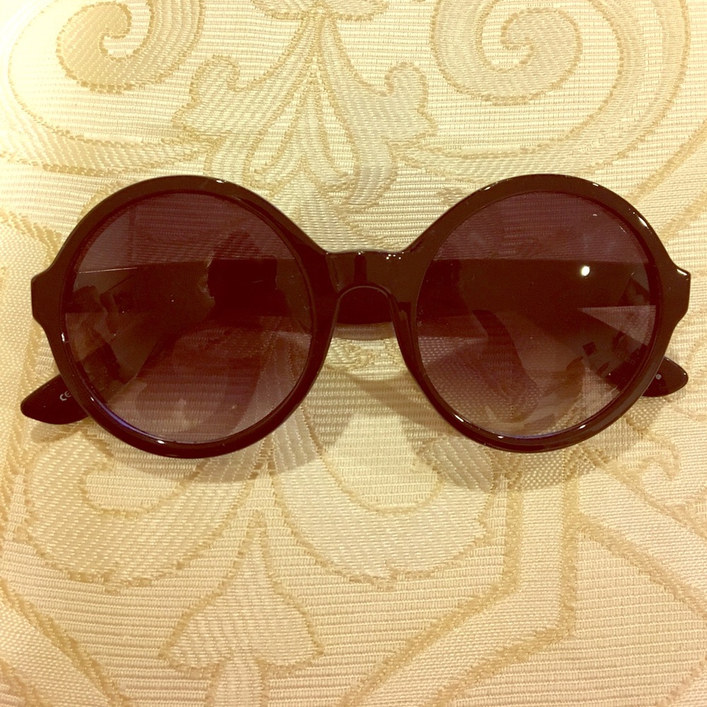 Round Sunglasses - image 1