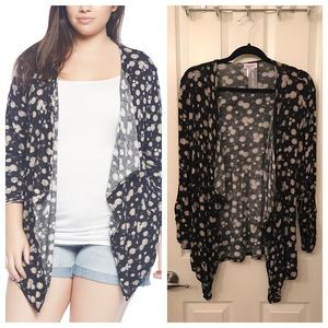 Plus Size Daisy Print Wrap Cardigan