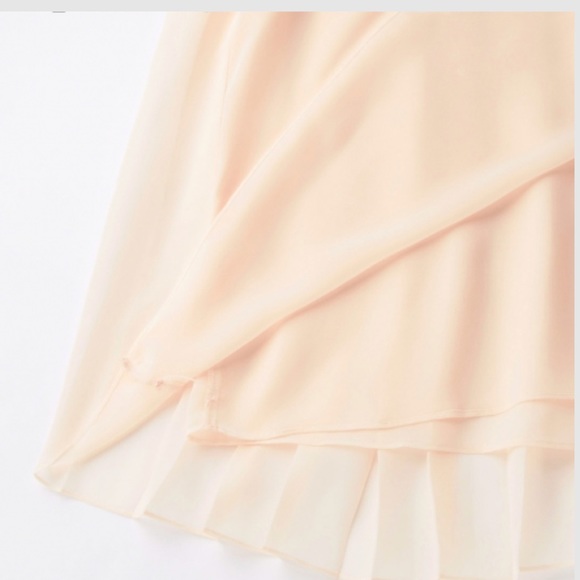 Pleated Blouse - Picture 4 of 6