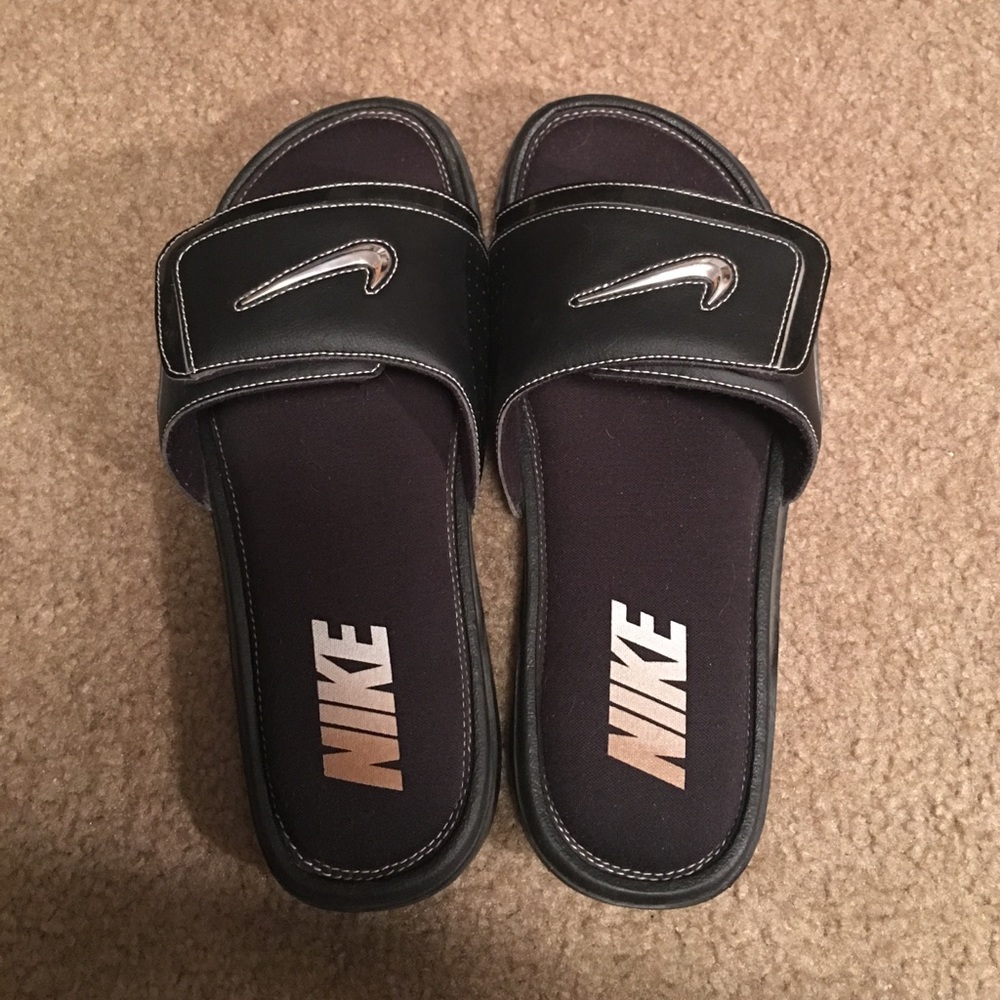 Nike sandals/slip-ons