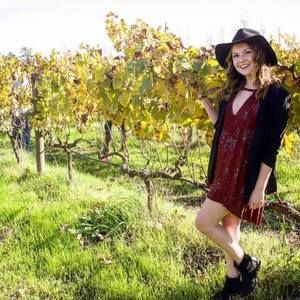 Meet your Posher, Julia