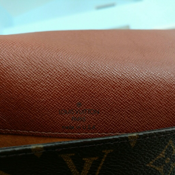 Louis Vuitton - Picture 5 of 5