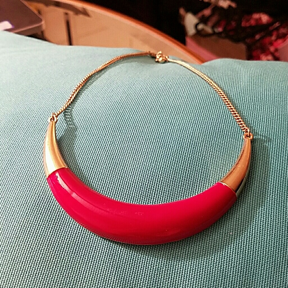 Half moon style choker necklace (red and gold)