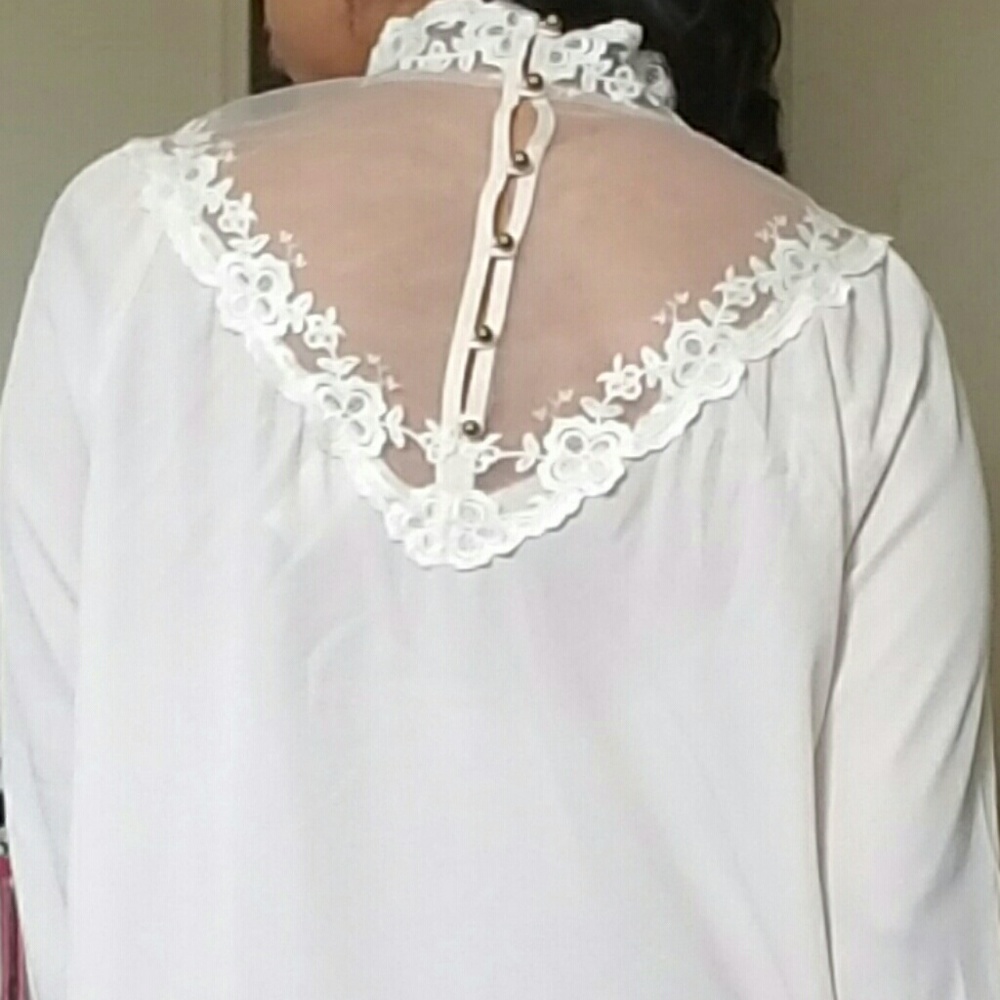 ROMANTIC CREAM MESH FLORAL TOP - Picture 4 of 5