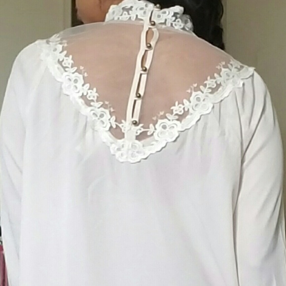 ROMANTIC CREAM MESH FLORAL TOP - Picture 4 of 5