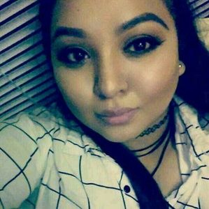 Meet your Posher, Lesly