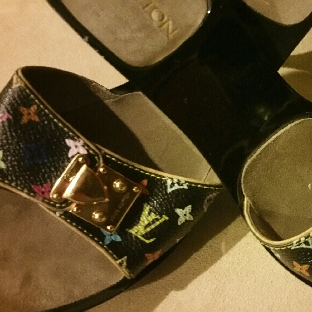 SOLD. AUTH LV MONOGRAM KITTY HEELs