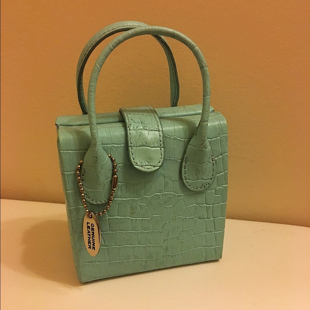 Leather travel jewelry case