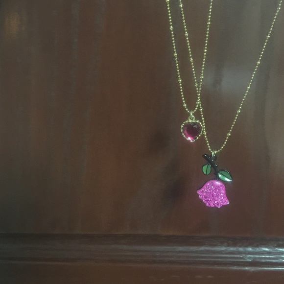 Betsy Johnson Necklace great to bundle - Picture 3 of 4