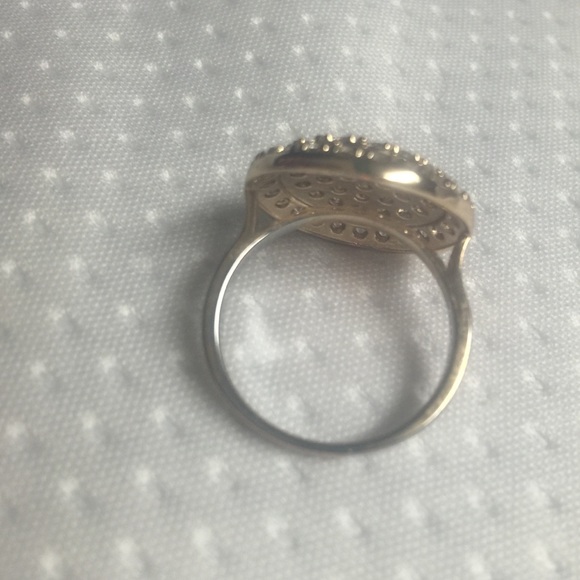 Round CZ ring - Picture 3 of 4