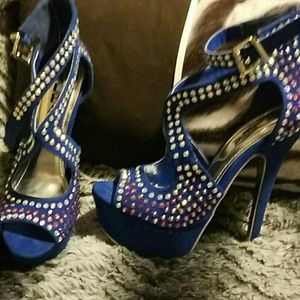 ????Platform Stilettos????