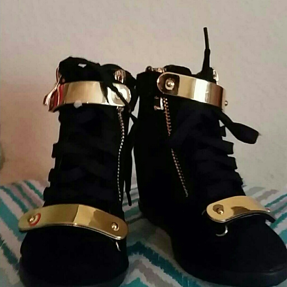 Little Girls wedge booties