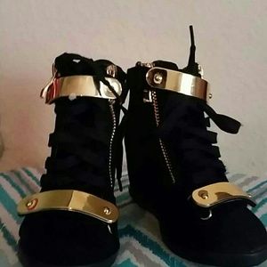 Little Girls wedge booties