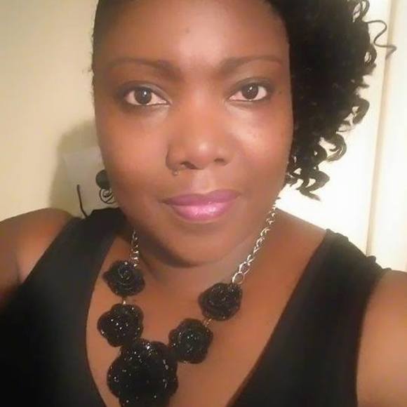 Meet your Posher, Stephanie - Picture 2 of 2