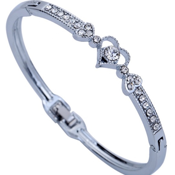 🌺 KEY HEART BANGLE 🌺 - Picture 1 of 3