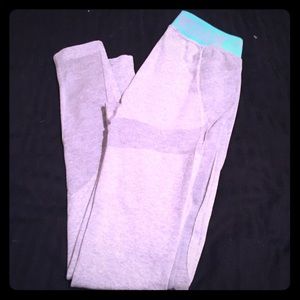Gym shark leggings