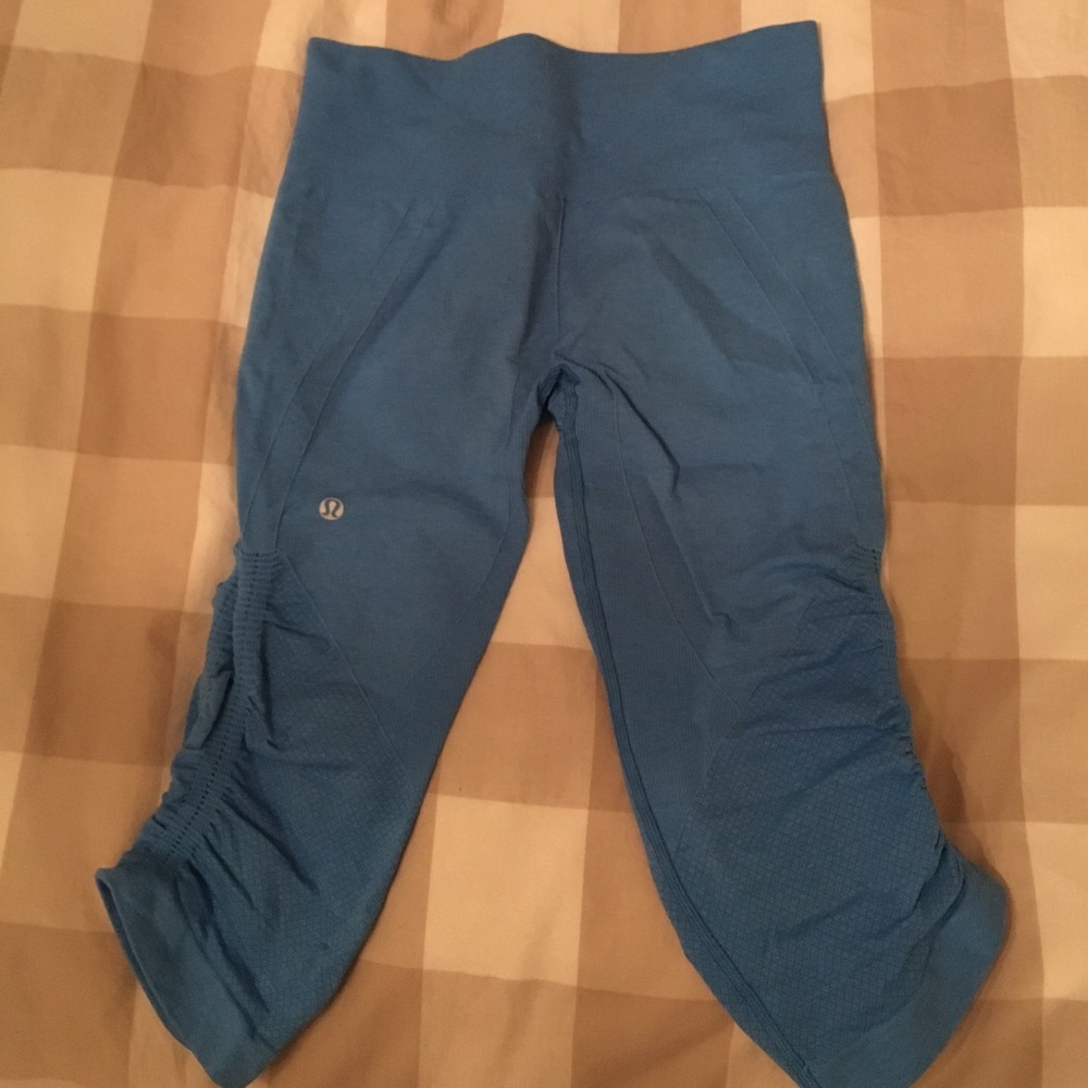 Lululemon In The Flow Crops