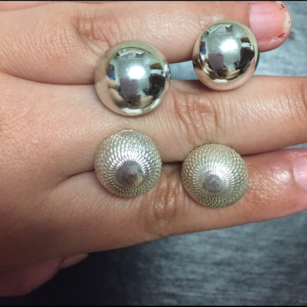 2 vintage round CLIP earrings