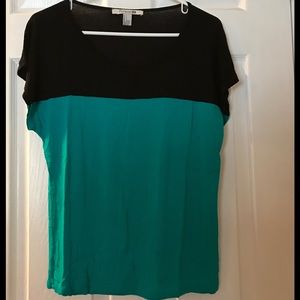 F21 💚 Color Block Tee