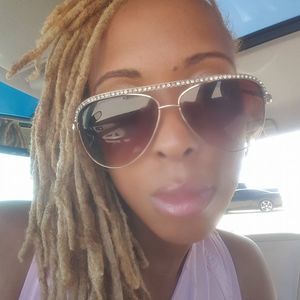 Meet your Posher, Tiffany